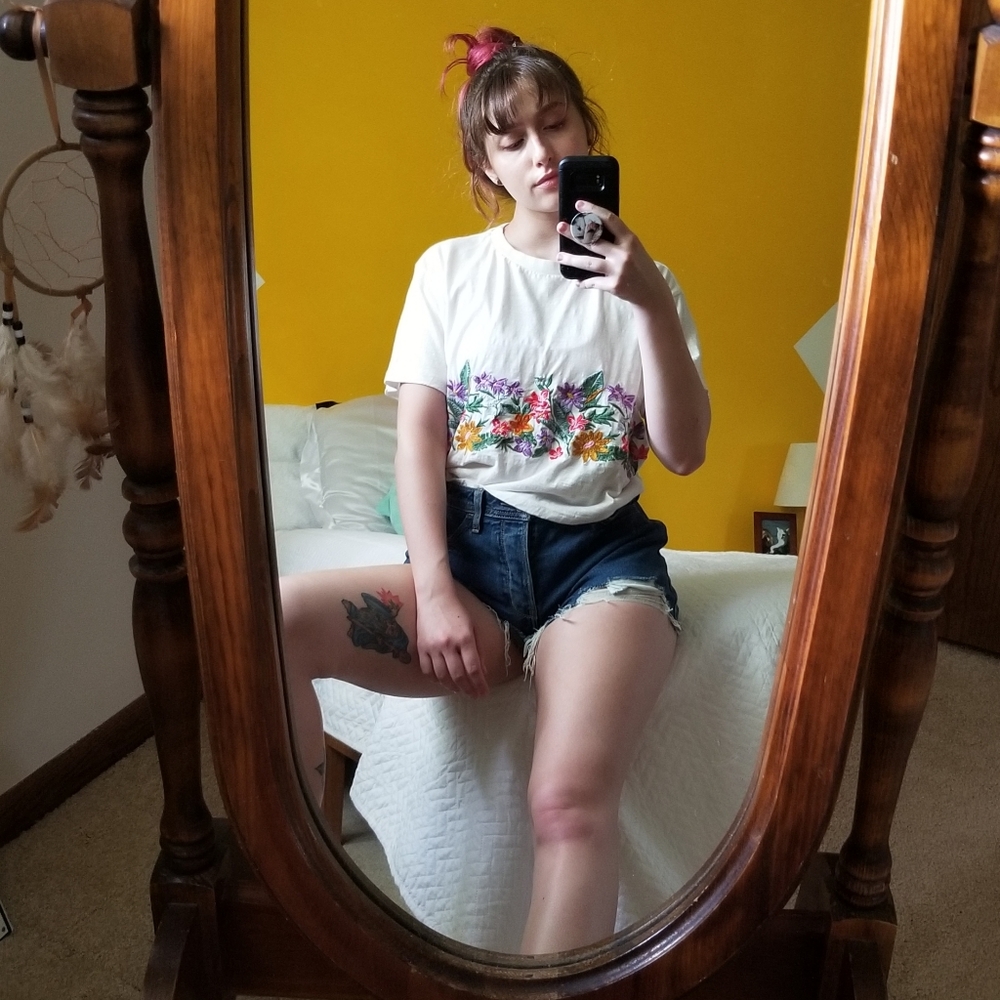 🍁3 for 20🍁Oversized Floral Embroidery T-shirt